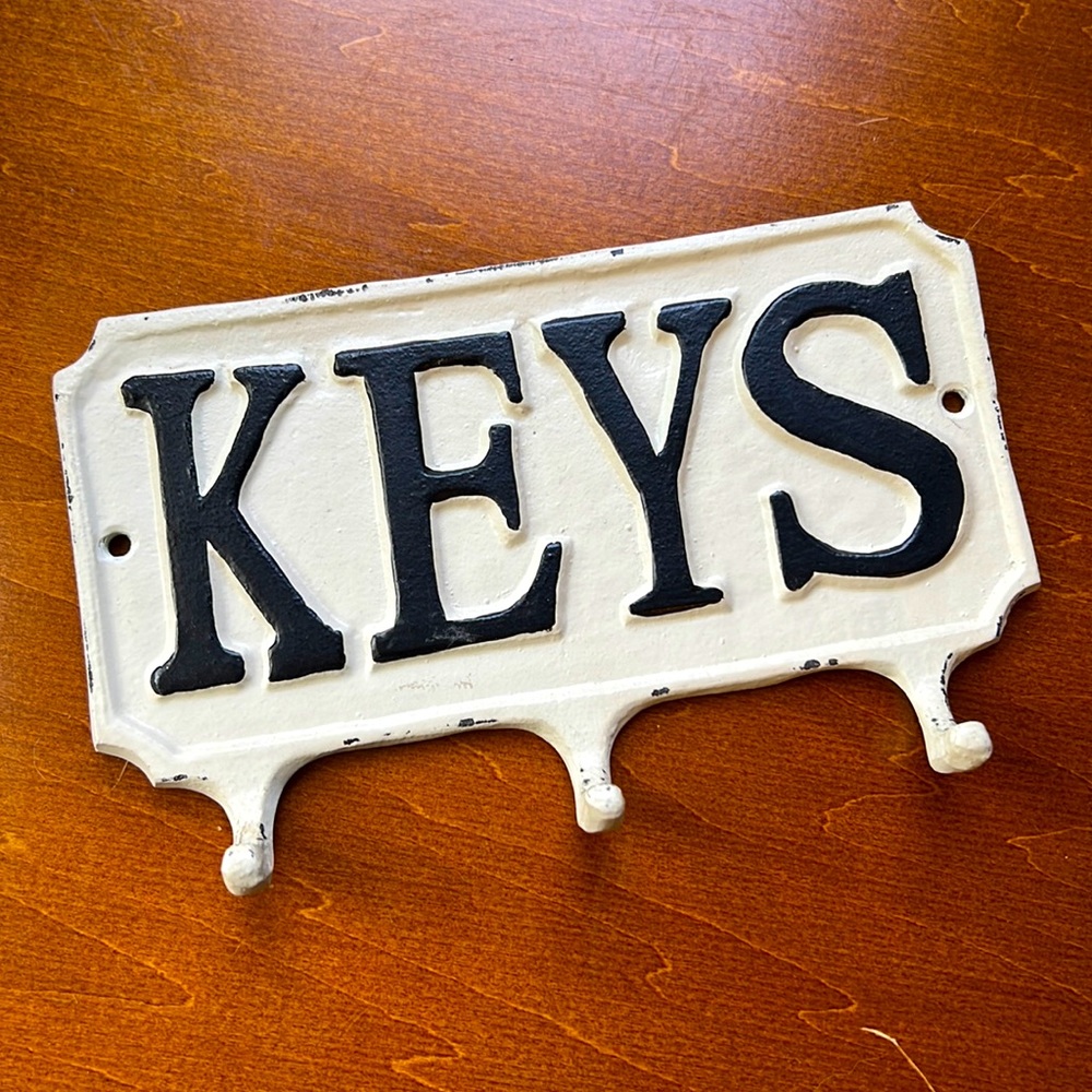 Key holder hanger antique style white and black painted metal